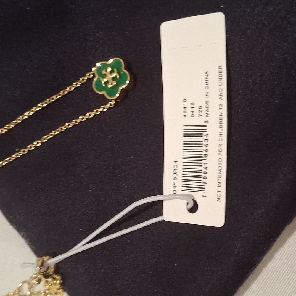 Tory Burch Forget Me Not Green Daisy Pendant Necklace With Dustbag. SOLD OUT - Picture 4 of 5